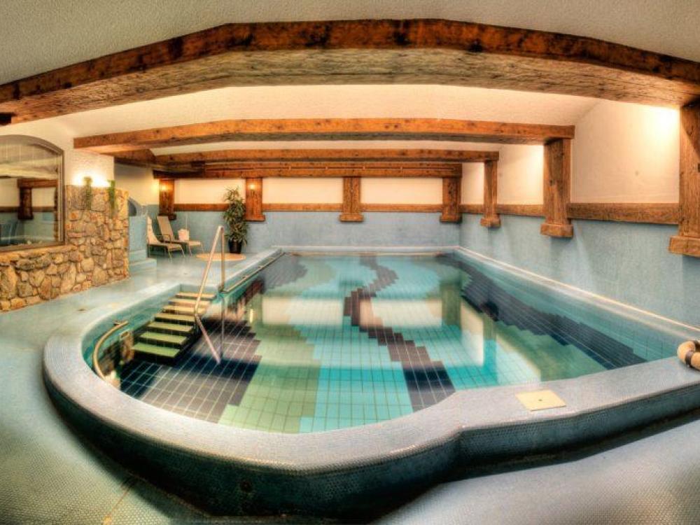 croppedimage780520-Sunstar-Hotel-Klosters-Pool-1.jpg